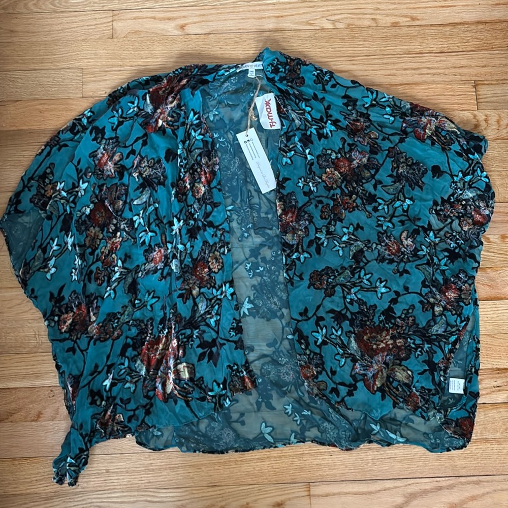 NWT Woven Heart Floral Cardigan